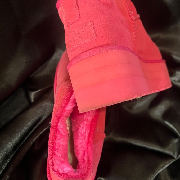 UGG Berry/Pink Ultra Mini Platform sz 9 - Picture 6 of 10